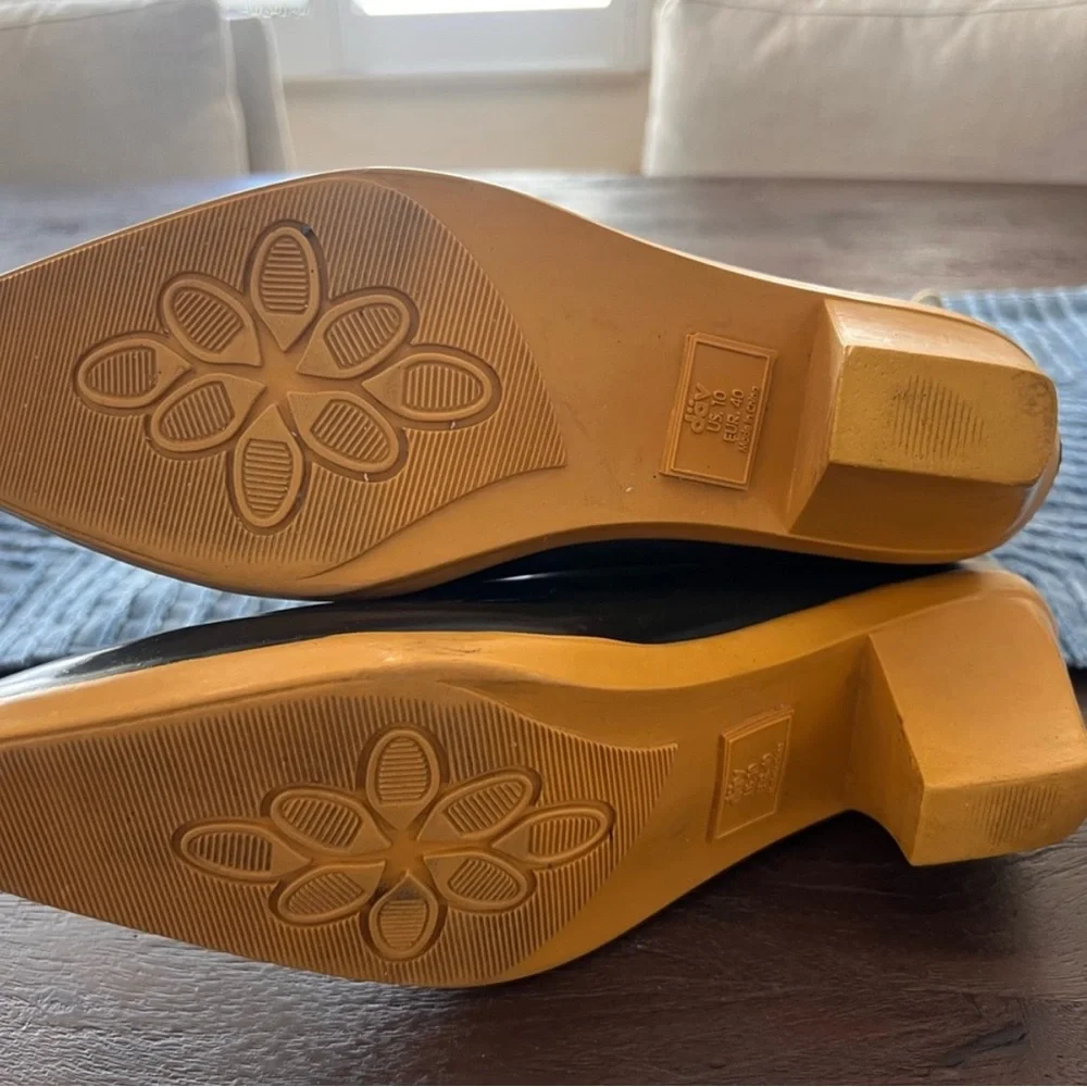 DV by Dolce Vita Black and Tan Rain Boots - Picture 7 of 8